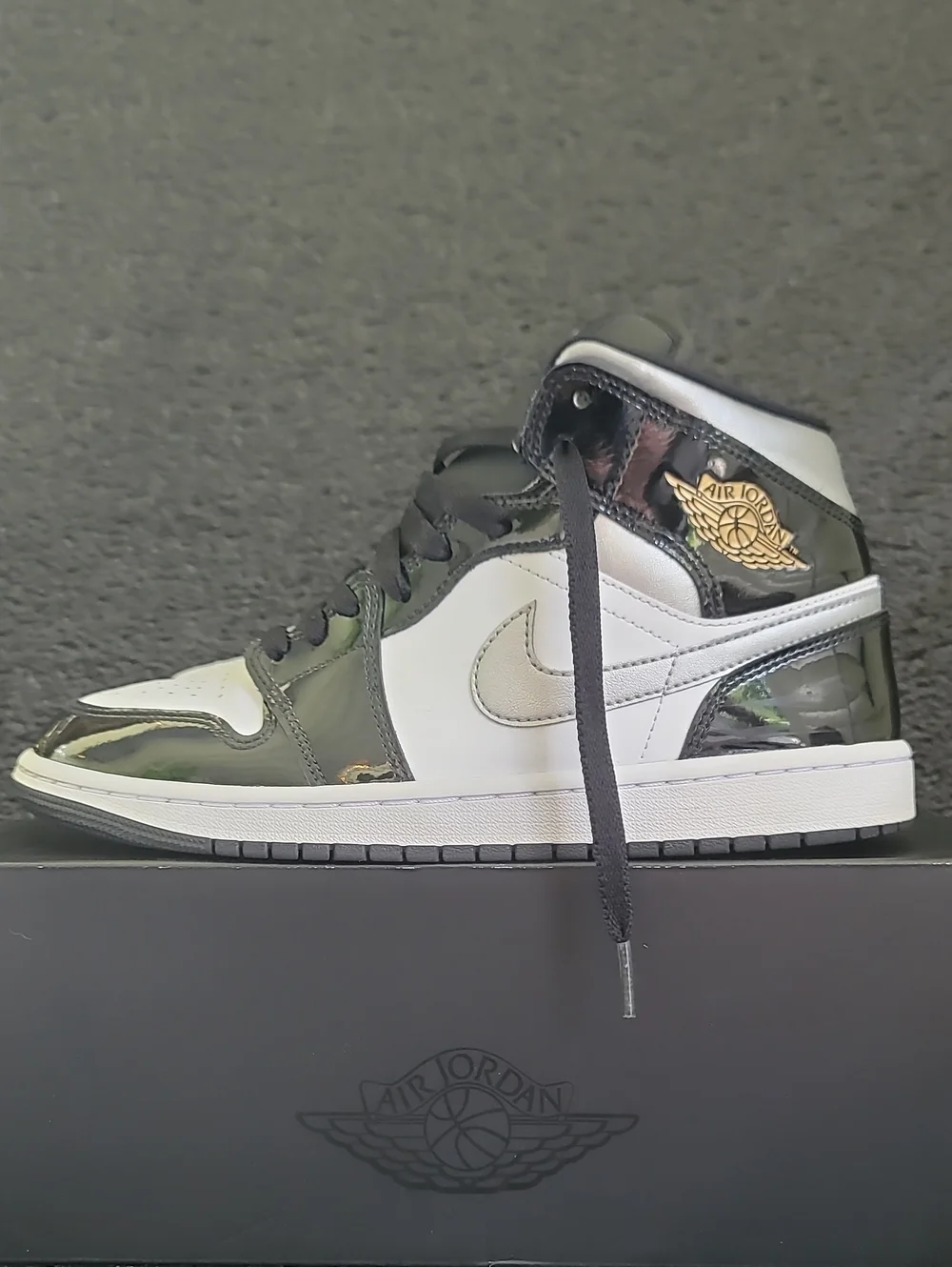 Nike Air Jordan 1 Mid SE 